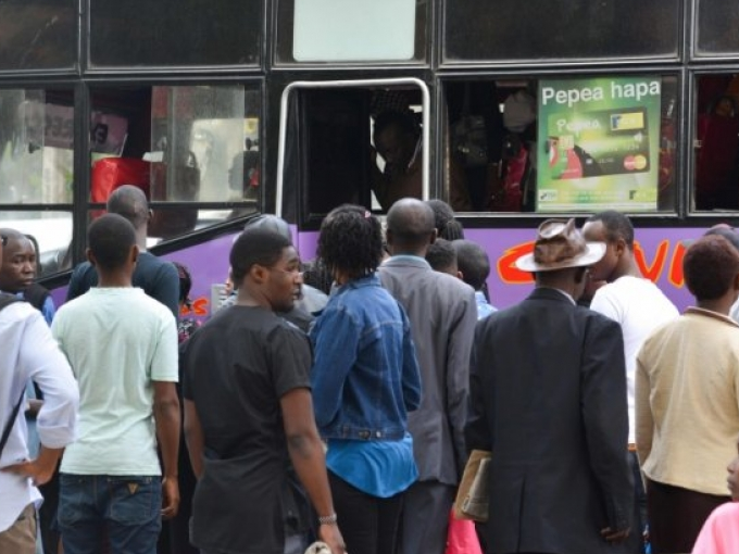 Uber sẽ triển khai dịch vụ đặt chỗ trước trên xe bus tại Kenya