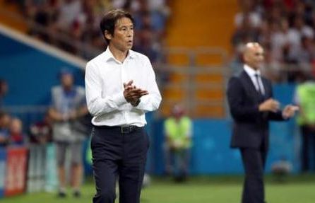 HLV Thái Lan Akira Nishino lo lắng trước hai trận cầu then chốt trên sân khách