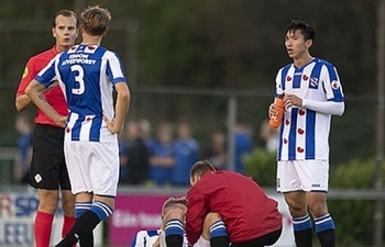 Văn Hậu lần đầu đá trọn 90 phút ở đội hình trẻ, Heerenveen bị thủng lưới 6 bàn không gỡ