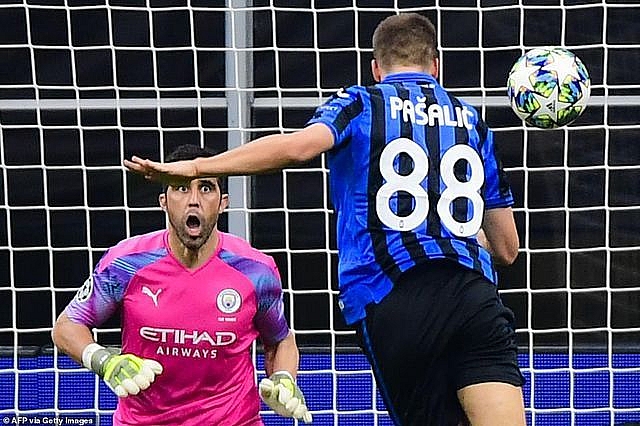 atalanta 1 1 man city jesus da hong phat den bravo nhan the do