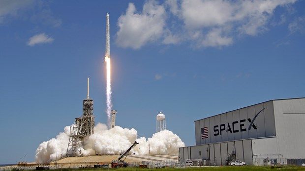 spacex lan thu hai phong ve tinh trong du an cung cap internet toc do cao