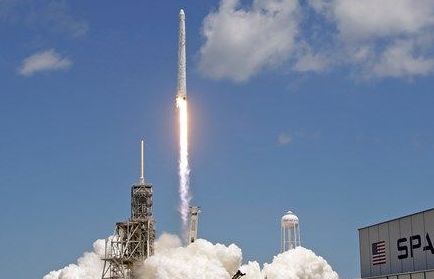 SpaceX lần thứ hai phóng vệ tinh trong dự án cung cấp Internet tốc độ cao khắp thế giới
