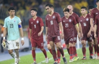 bao thai lan to doi nha bi trung doc boi mat co o san bukit jalil nen thua malaysia