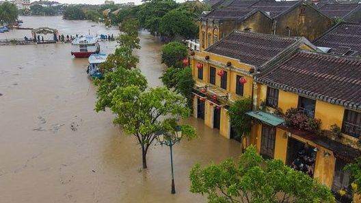 Dự báo thời tiết đêm nay và ngày mai (5-6/11): Nguy cơ cao xảy ra lũ quét, sạt lở đất vùng có mưa rất to tại Trung Bộ và Tây Nguyên