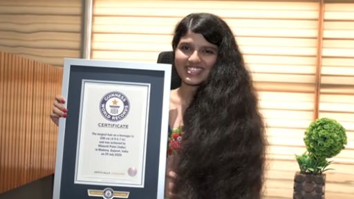 Thiếu nữ Ấn Độ phá kỷ lục Guinness cho mái tóc dài nhất thế giới