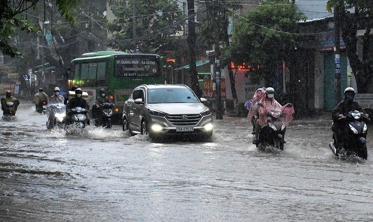 TP. Quảng Ngãi ngập sâu do mưa lớn. (Nguồn: Zing.vn)