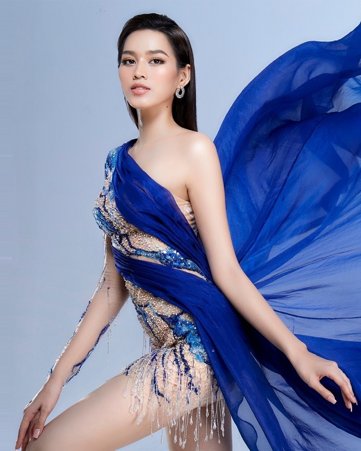 Loạt váy áo Đỗ Thị Hà mang đến Miss World 2021