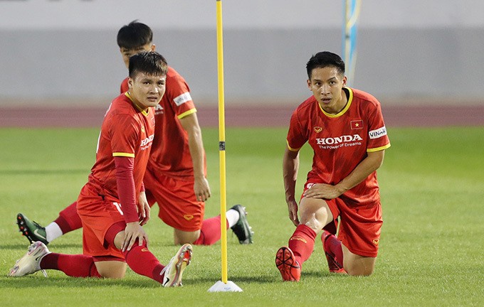 AFF Cup 2020: danh sách 30 tuyển thủ đội tuyển Việt Nam sang Singapore, Đỗ Hùng Dũng góp mặt