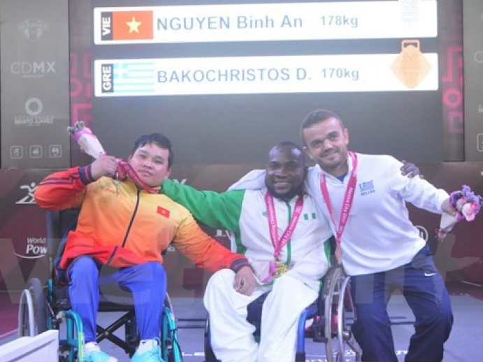 Việt Nam giành thêm huy chương tại Giải vô địch cử tạ người khuyết tật