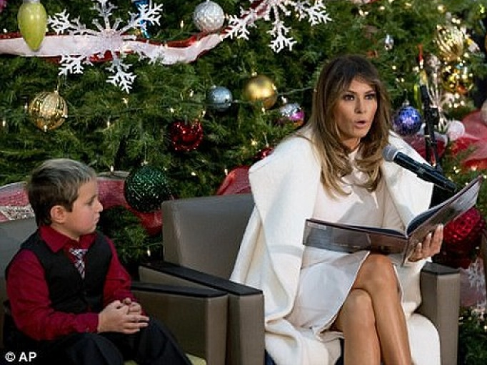 “Thiên thần” Melania Trump mang Giáng sinh đến cho trẻ em Mỹ