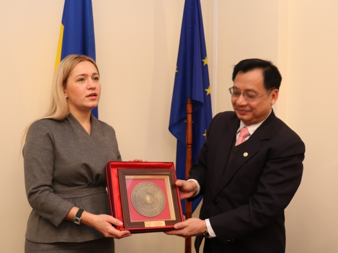 Đại sứ Việt Nam tại Ukraine làm việc với Chủ tịch Nhóm Nghị sỹ hữu nghị Ukraine - Việt Nam
