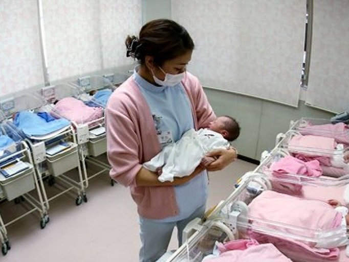 Nhật Bản ghi nhận số lượng trẻ sơ sinh thấp kỷ lục trong năm 2017