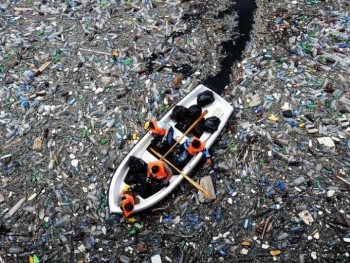 Cảnh báo: Chất thải nhựa sẽ nhiều hơn lượng cá ở biển vào năm 2050