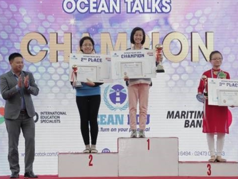 Học sinh Hà Nội giành giải nhất thi tiếng Anh IELTS circle of champion