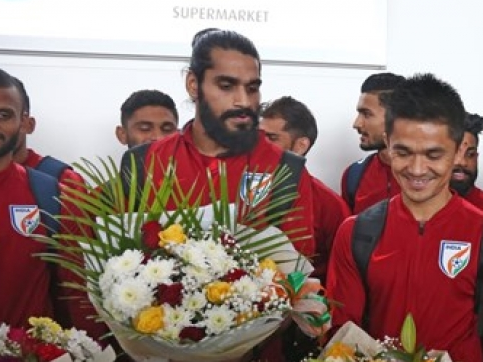 Đội tuyển đầu tiên đặt chân đến UAE, Asian Cup 2019 bắt đầu "tăng nhiệt"