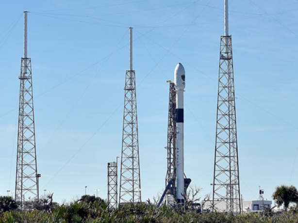 SpaceX của tỷ phú Elon Musk lần đầu phóng vệ tinh quân sự