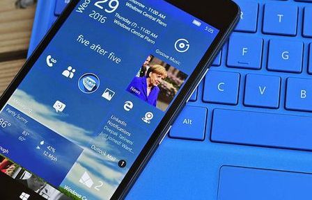 Microsoft kết thúc thời kỳ 'sống mà như chết' của Windows 10 Mobile