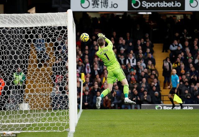 de gea lai gay soc voi pha bat hut bong kho tin khien man utd bai tran truoc watford