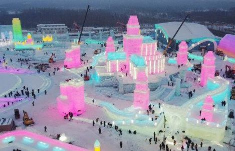 Công viên băng tuyết lớn nhất Trung Quốc mở cửa đón khách du lịch