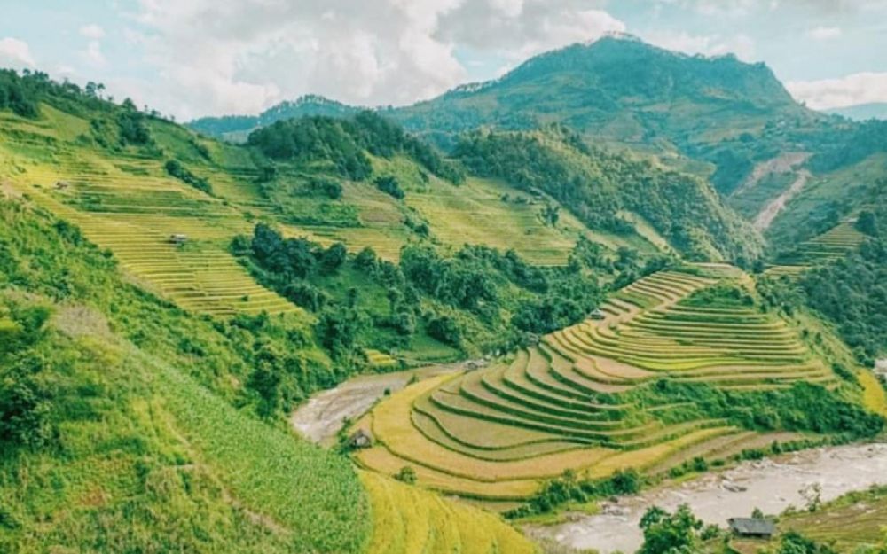 Vùng cao Tây Bắc được ví von là bản giao hưởng của thiên nhiên với những ngọn núi cao đồng bào tộc ít. Hãy xem hình ảnh về vùng cao Tây Bắc để cảm nhận ngay vẻ đẹp hoang sơ của một trong những địa điểm du lịch hấp dẫn nhất Việt Nam.