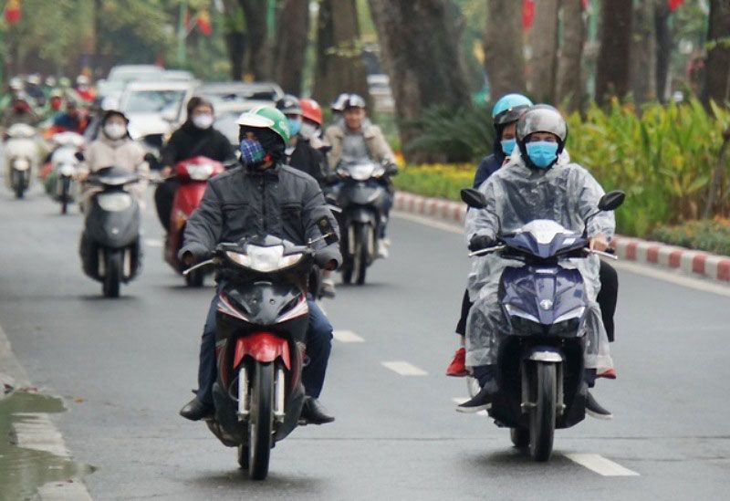 Dự báo thời tiết ngày và đêm nay (15/12): Hà Nội,Bắc Bộ, Trung Bộ rét đậm, mưa nhỏ rải rác. Trung Bộ mưa to. Miền Nam chiều tối mưa dông