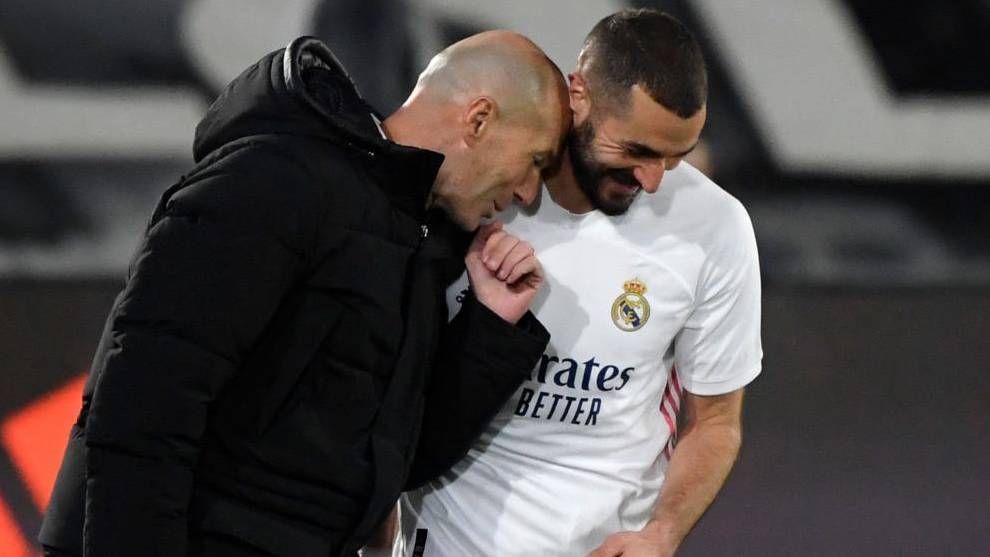 Real Madrid thắng giòn, HLV Zidane hết lời khen Benzema