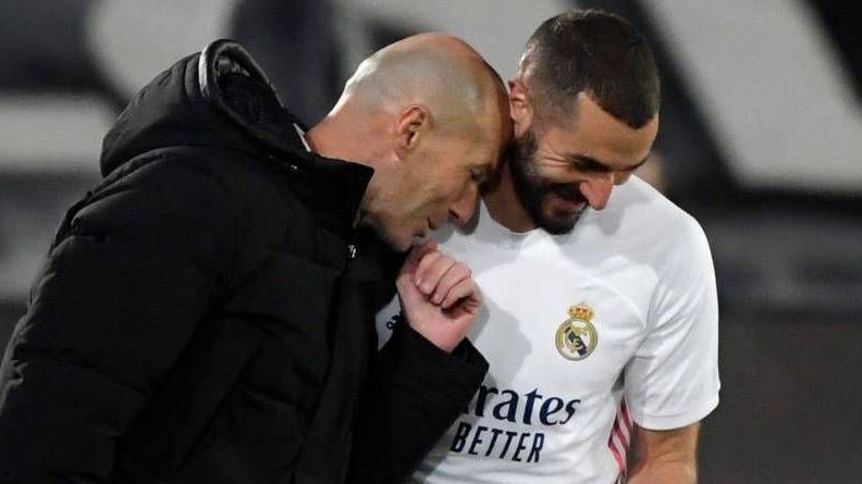 Real Madrid thắng giòn, HLV Zidane ca ngợi Karim Benzema là tiền đạo Pháp hay nhất mọi thời đại