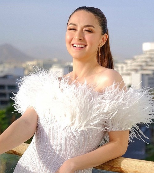 Miss Universe 2021: Thời trang làm giám khảo của 'mỹ nhân đẹp nhất Philippines'