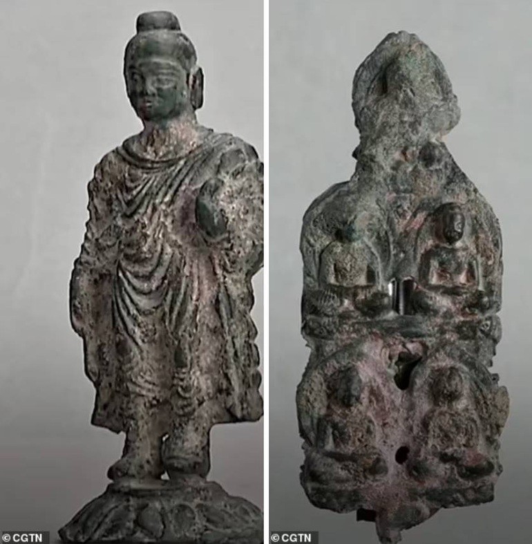 Bức tượng Phật cổ Trung Quốc là một trong những di sản văn hoá vô giá của Trung Quốc. Việc tạo ra những bức tượng Phật được xem là một nghệ thuật tinh vi và cẩn trọng. Khung cảnh xung quanh bức tượng này cũng rất tuyệt đẹp, hãy cùng chiêm ngưỡng nó để có những giây phút tuyệt vời.