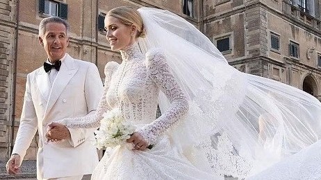 Những váy cưới ren xa xỉ của các sao Âu Mỹ năm 2021
