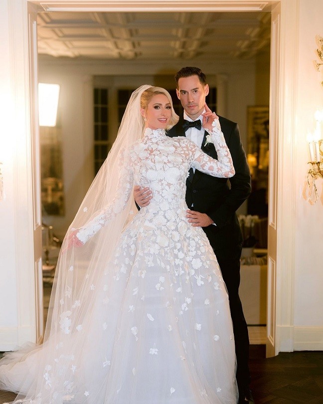 Ngân Khánh đặt váy cưới của Oscar de la Renta