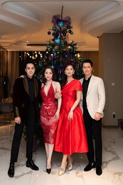 Diễn viên Quỳnh Nga cùng Lã Thanh Huyền, Huyền Lizzie... thực hiện bộ ảnh nhân dịp Giáng sinh