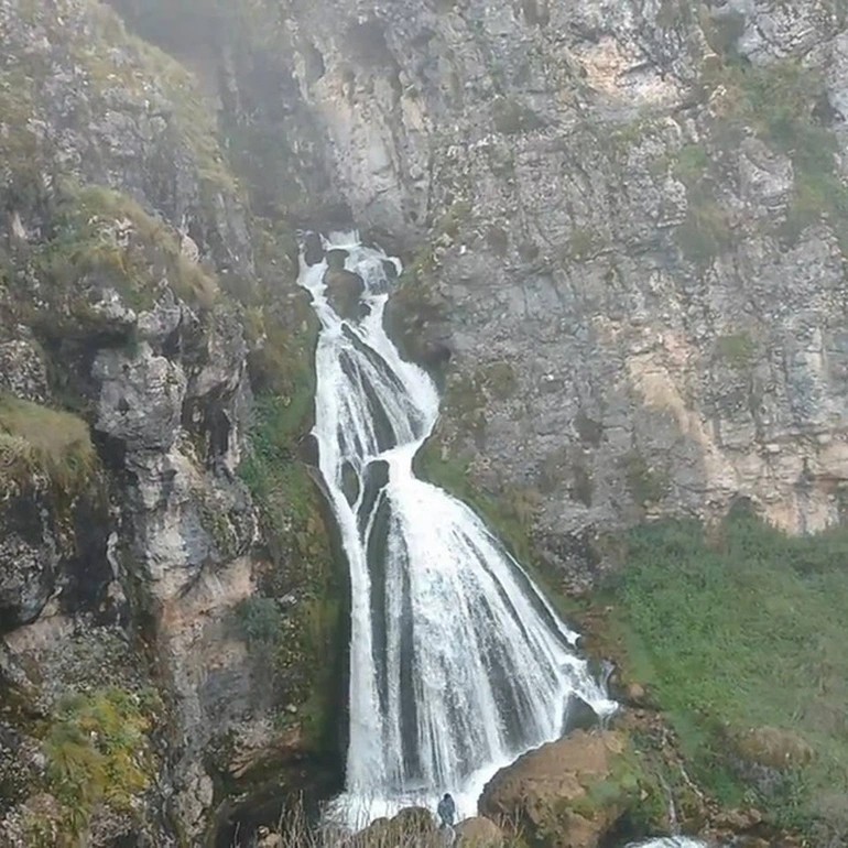 Đến Peru, xem thác nước cứ mưa nhiều 'biến hình' thành cô dâu