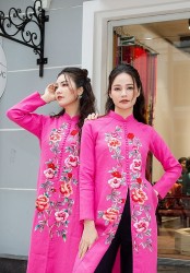 Cùng Á hậu Thụy Vân, MC Thu Hương 'sắm' áo dài cho các chương trình truyền hình cuối năm