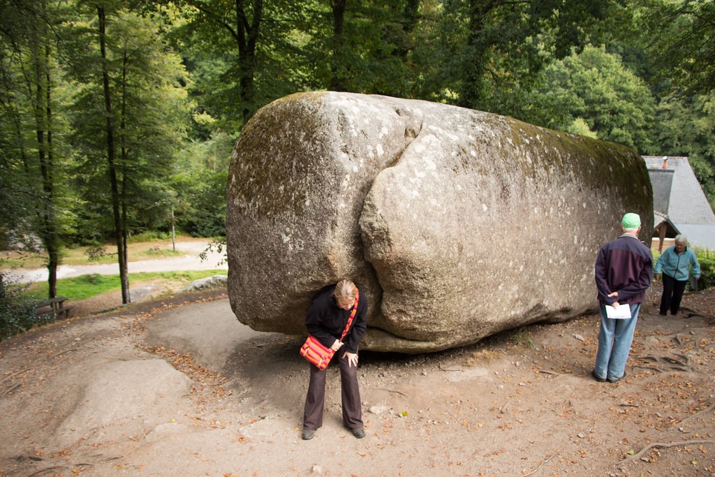 Nếu biết cách, con người có thể đẩy được tảng đá khổng lồ nặng 37 tấn