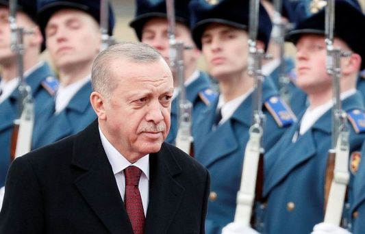 Tổng thống Thổ Nhĩ Kỳ công du tới Ukraine: Thân đông, kích tây