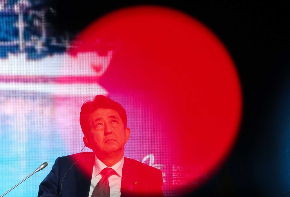 Thủ tướng Nhật Bản Shinzo Abe - Dấu ấn lịch sử riêng