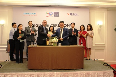 adb supports smes in vn