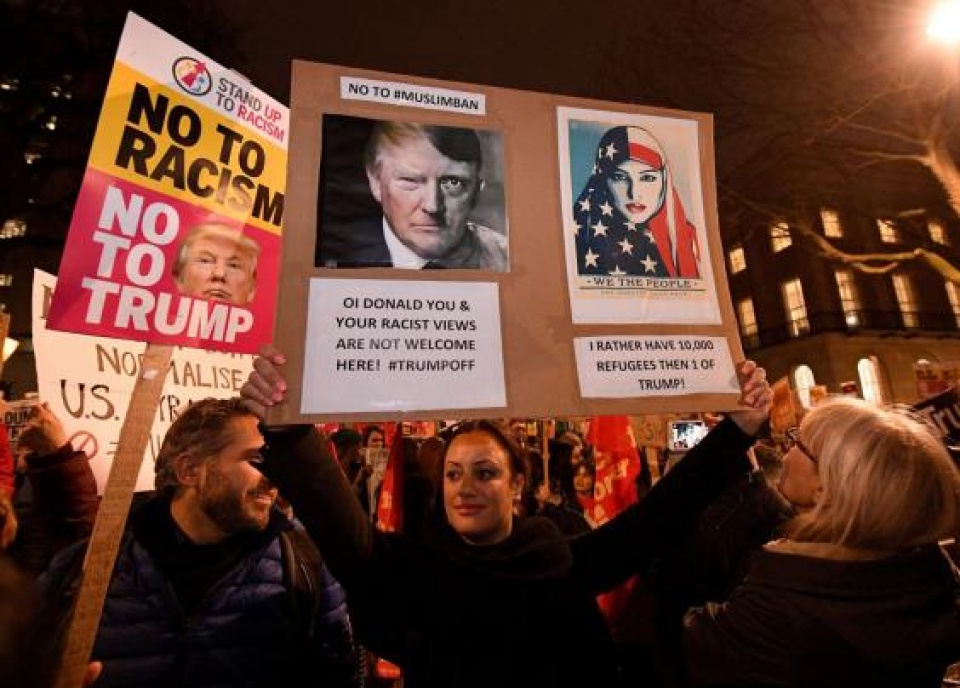 Biểu tình tại Anh phản đối sắc lệnh chống người nhập cư của Tổng thống Mỹ D. Trump