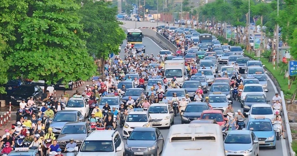 Thủ tướng: Không để xảy ra ùn tắc kéo dài trên các tuyến đường vào trung tâm Hà Nội và TPHCM Thủ tướng: Không để xảy ra ùn tắc kéo dài trên các tuyến đường vào trung tâm Hà Nội và TPHCM