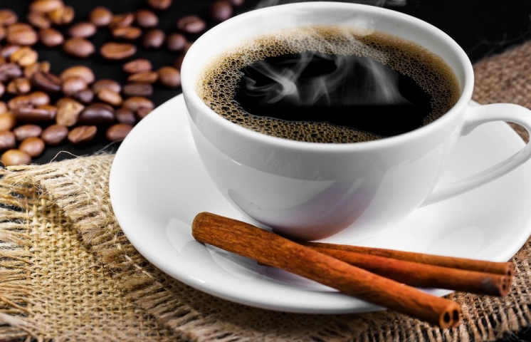 Uống cà phê thường xuyên giúp ngăn chặn giảm trí nhớ