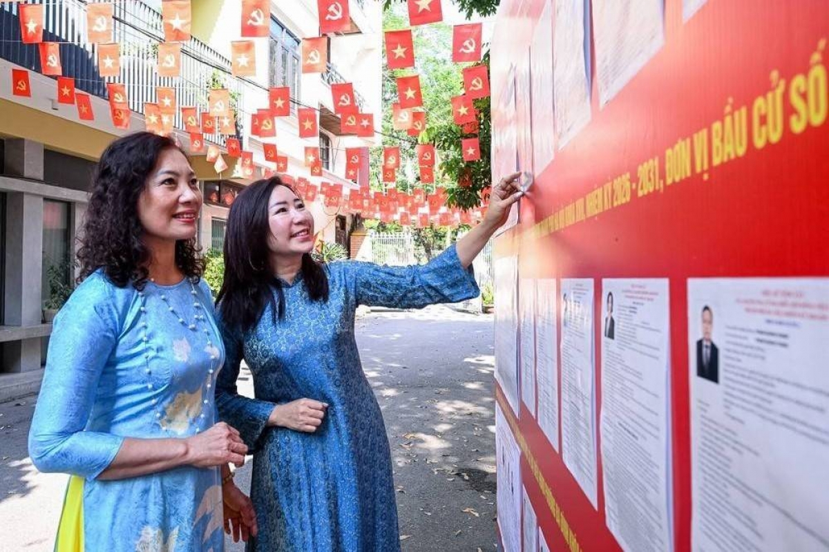​​​​​​​Thực thi quyền tham gia bầu cử của người dân