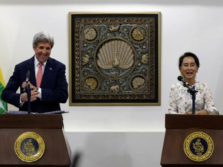 Ngoại trưởng Mỹ công du ngắn tới Myanmar
