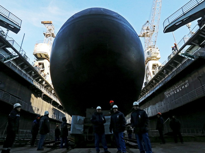 Indonesia muốn mua thủy phi cơ và tàu ngầm của Nga