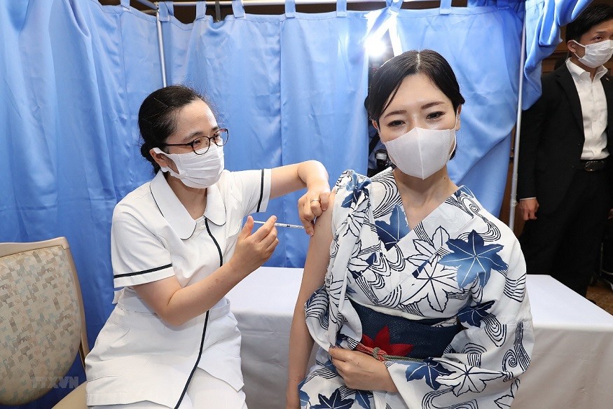 Quốc hội Nhật Bản thông qua dự luật về cấp phép khẩn cấp vaccine