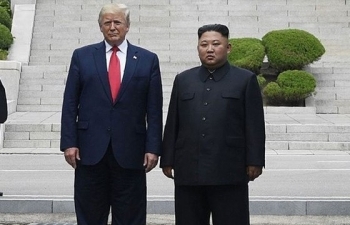 Tổng thống Trump đã "lãng phí quyền lực thương lượng" khi tới Triều Tiên?