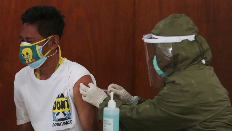 Ngoại giao vaccine “cho đi-nhận lại” của Indonesia