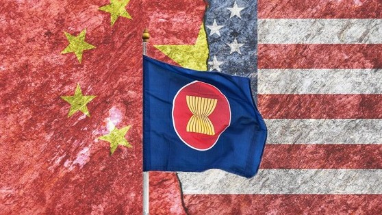 ASEAN khéo léo giữa cạnh tranh Mỹ-Trung, tìm đúng hướng để phục hồi và tăng trưởng hậu đại dịch