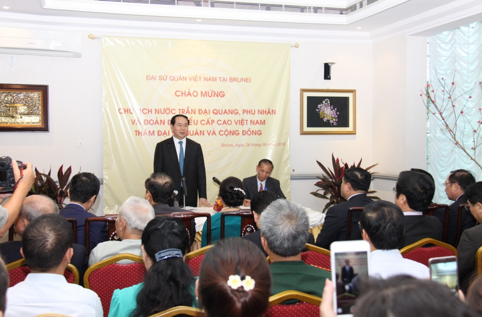 Chủ tịch nước gặp mặt cộng đồng người Việt tại Brunei