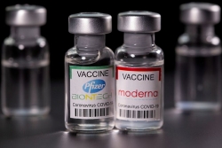 Điều chỉnh vaccine để chống lại biến thể Delta, hãng dược Moderna và Pfizer có thể tiếp tục lãi lớn